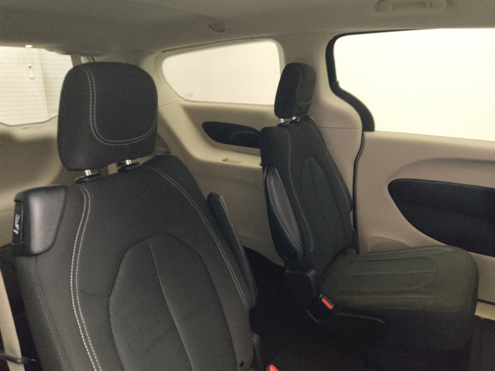 Used 2023 Chrysler Voyager LX FWD image 19