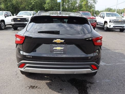 New 2026 Chevrolet Trax LT FWD image 14