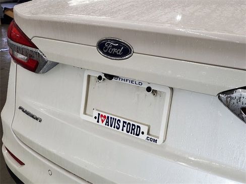 Used 2020 Ford Fusion SE image 27