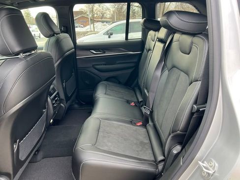 New 2026 Jeep Grand Cherokee Altitude AWD/4WD image 5