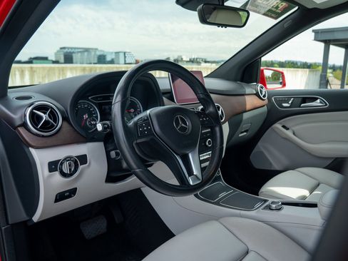 Used 2016 Mercedes-Benz B 250e image 16