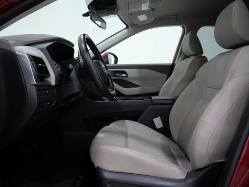 Used 2025 Nissan Rogue SV AWD/4WD image 12