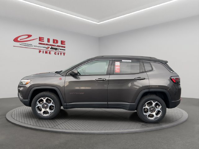 Used 2022 Jeep Compass Trailhawk w/ Trailhawk Elite Group AWD/4WD image 6