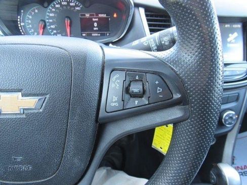 Used 2017 Chevrolet Trax LT AWD/4WD image 14