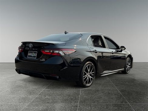 Used 2023 Toyota Camry SE FWD image 25