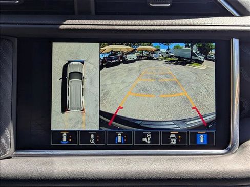 Used 2023 GMC Yukon XL Denali AWD/4WD image 13
