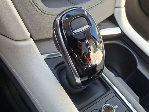 Certified 2025 Cadillac XT6 Premium Luxury w/ Technology Package image 7