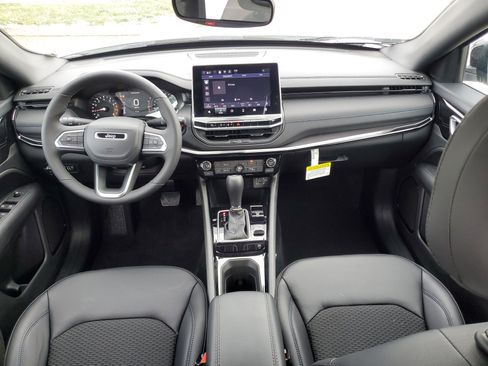 New 2026 Jeep Compass Latitude image 57