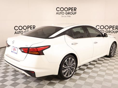Used 2023 Nissan Altima 2.5 SL FWD image 21