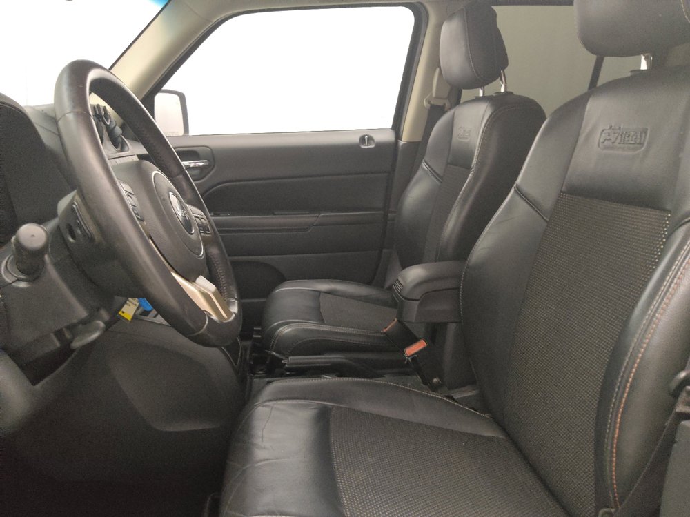 Used 2017 Jeep Patriot 75th Anniversary w/ Power Value Group FWD image 17