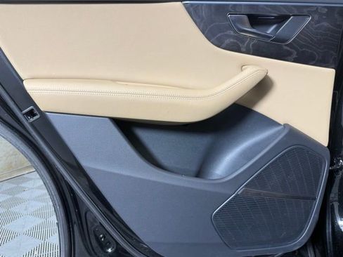 Used 2023 Audi Q8 Premium Plus w/ Premium Plus Package image 22