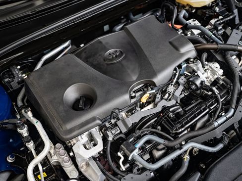 Used 2025 Toyota Camry SE image 35