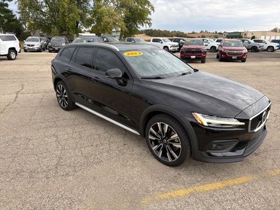 Used 2023 Volvo V60 B5 Cross Country Ultimate