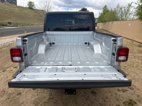 Used 2023 Jeep Gladiator Sport AWD/4WD image 23