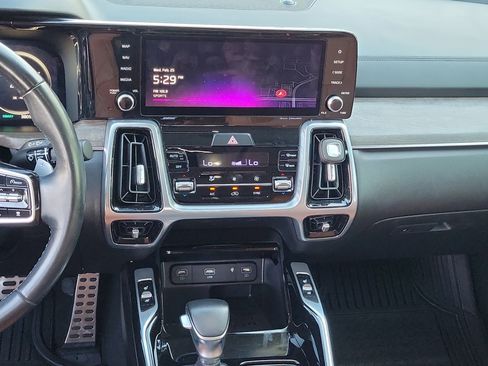 Used 2023 Kia Sorento SX Prestige image 23