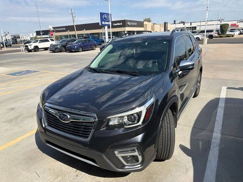 Used 2019 Subaru Forester Touring AWD/4WD image 2