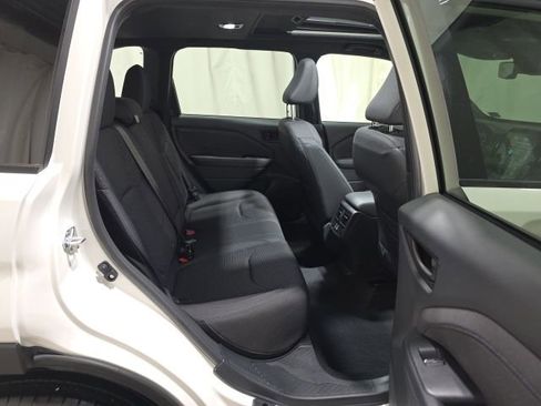 Certified 2025 Subaru Forester Premium AWD/4WD image 32