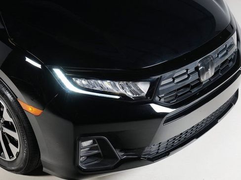 Used 2025 Honda Odyssey EX-L image 32