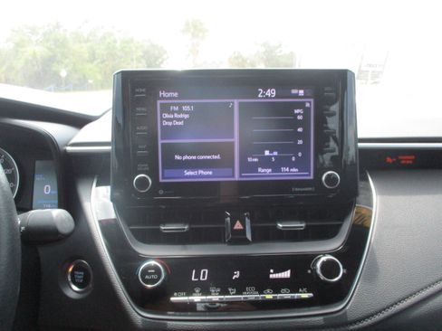 Used 2022 Toyota Corolla SE w/ SE Premium Package FWD image 17