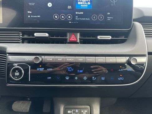 New 2025 Hyundai Ioniq 5 SEL image 18