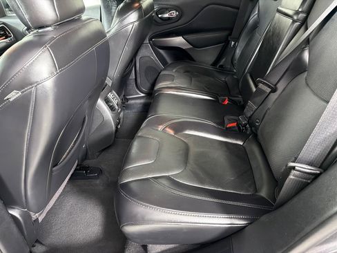 Used 2019 Jeep Cherokee Limited AWD/4WD image 20
