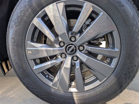 New 2025 Nissan Pathfinder SV w/ Black Appearance Package image 6