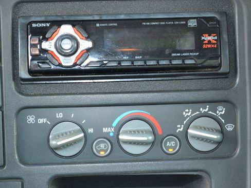 Used 1996 Chevrolet Silverado 3500 4x4 Extended Cab image 16