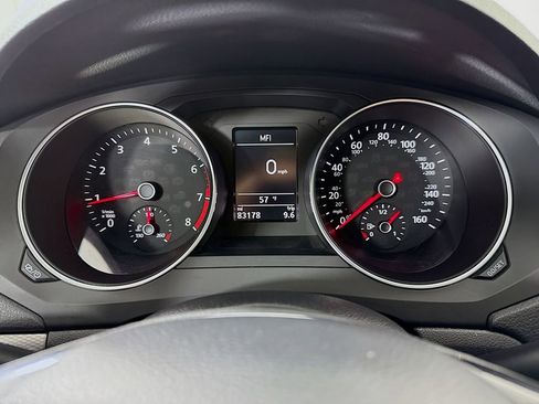 Used 2017 Volkswagen Jetta SE FWD image 34