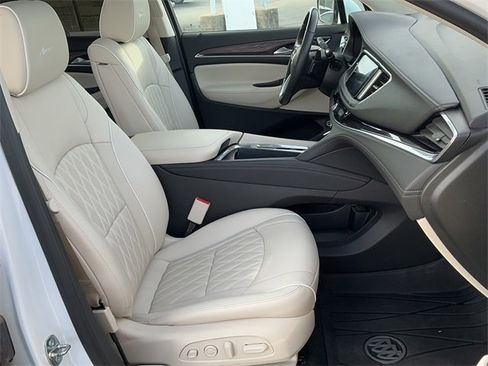 Used 2023 Buick Enclave Avenir w/ Avenir Technology Package image 21