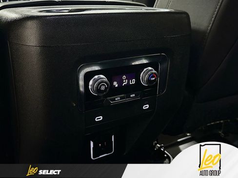 Used 2022 GMC Yukon SLE image 24