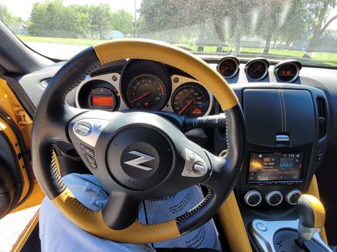 Used 2018 Nissan 370Z Coupe w/ Z34 Heritage Edition - Yellow image 12