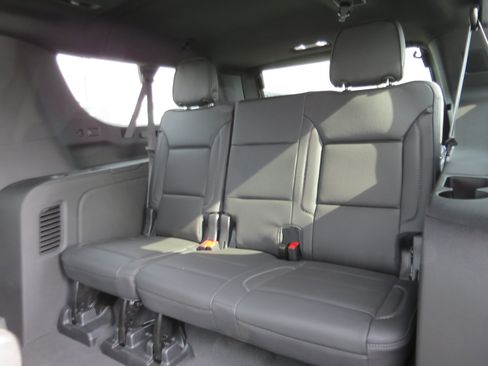 Used 2024 GMC Yukon XL Denali w/ Denali Reserve Package image 14