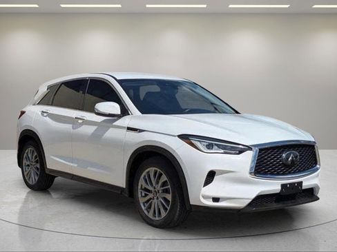 Used 2023 INFINITI QX50 Pure AWD/4WD image 3