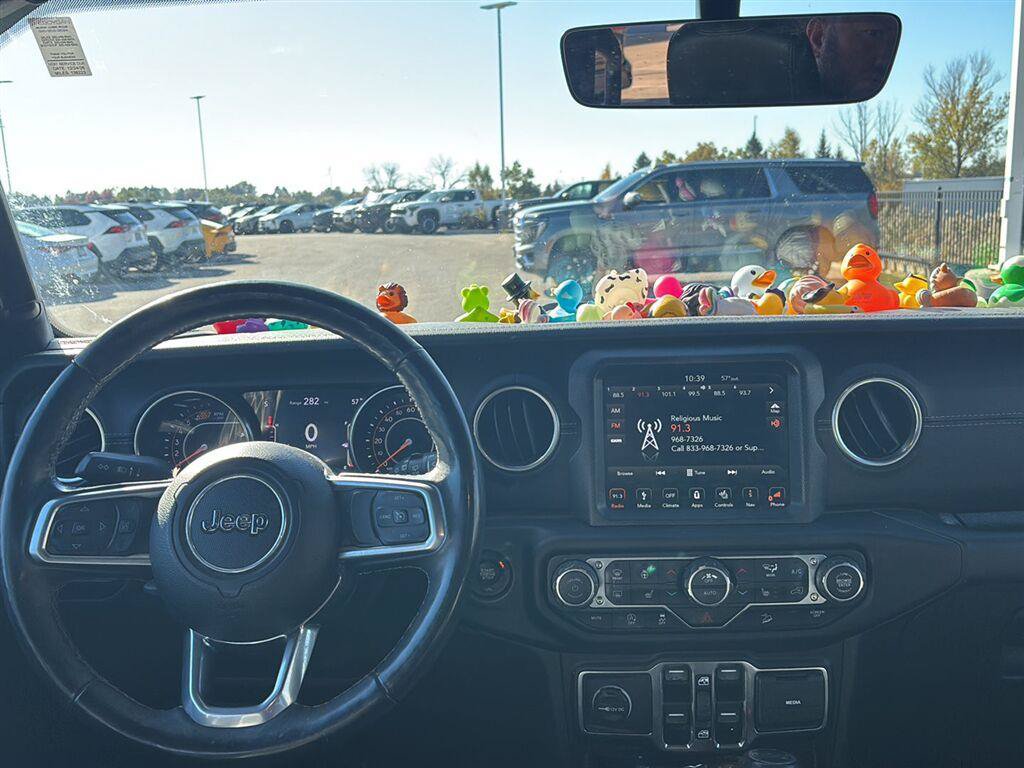 Used 2019 Jeep Wrangler Unlimited Sahara AWD/4WD image 5