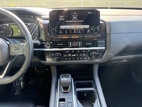 Used 2022 Nissan Pathfinder SL w/ SL Premium Package AWD/4WD image 18