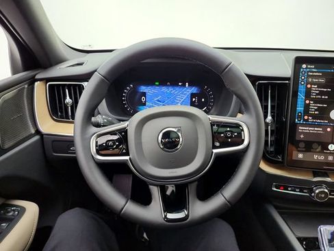 New 2027 Volvo XC60 B5 Plus AWD/4WD image 25