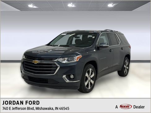Used 2018 Chevrolet Traverse LT FWD image 1