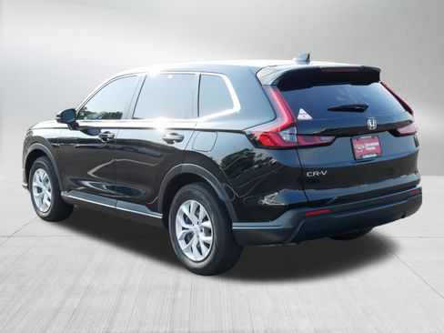 Used 2025 Honda CR-V LX image 3