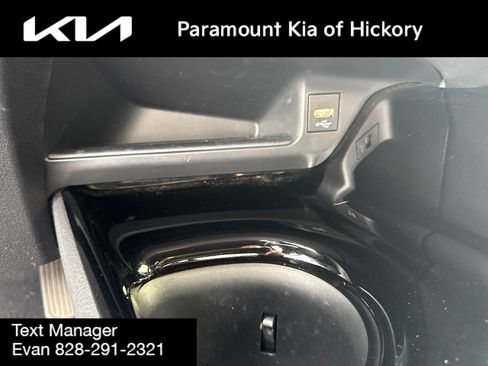Used 2021 Toyota C-HR XLE FWD image 22