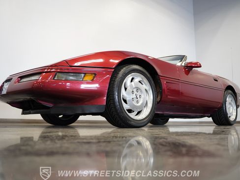 Used 1995 Chevrolet Corvette Convertible RWD image 21