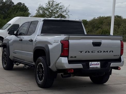 Used 2024 Toyota Tacoma TRD Off-Road image 4