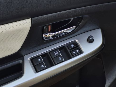 Used 2017 Subaru Crosstrek 2.0i Limited image 12