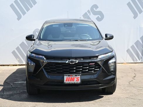 Used 2024 Chevrolet Trax RS w/ Driver Confidence Package FWD image 2