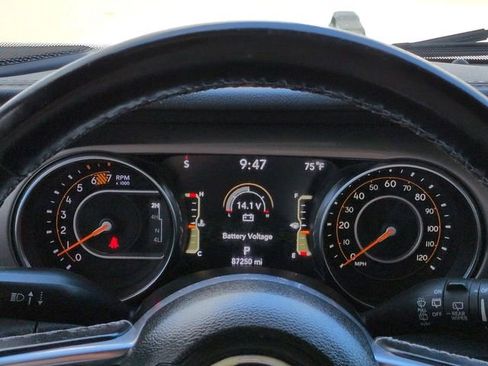 Used 2021 Jeep Wrangler Unlimited Sahara AWD/4WD image 25