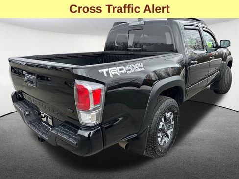 Used 2023 Toyota Tacoma TRD Off-Road w/ Advanced Technology Package image 10