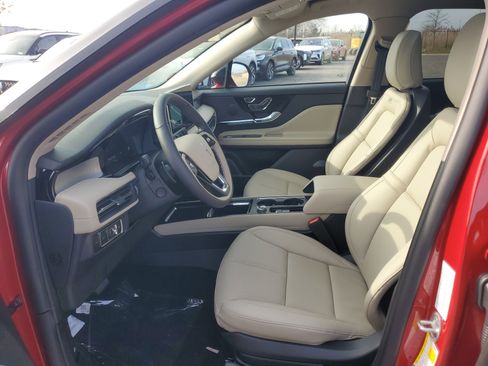 New 2026 Lincoln Corsair Premiere image 12