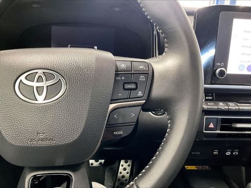 Used 2025 Toyota Camry SE FWD image 23