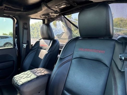 Used 2018 Jeep Wrangler Rubicon AWD/4WD image 11