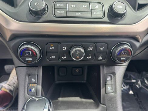 Used 2018 GMC Acadia Denali w/ Technology Package AWD/4WD image 22