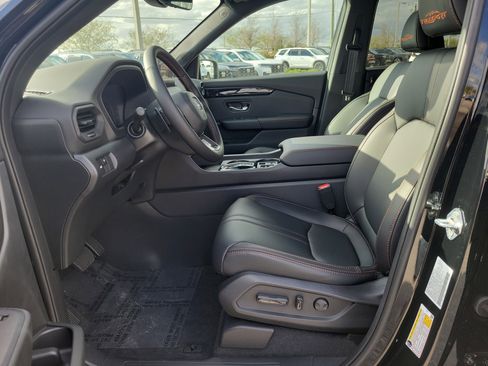 New 2026 Honda Pilot TrailSport image 17